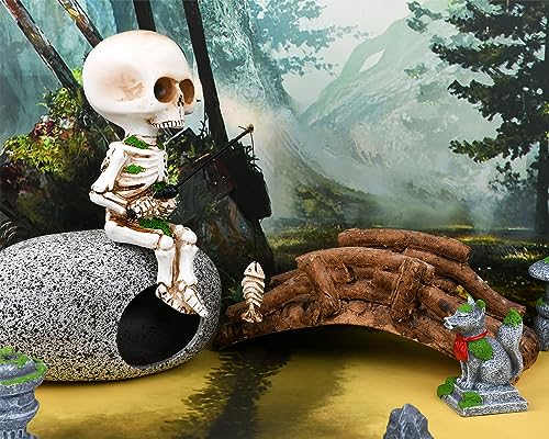 DS. DISTINCTIVE STYLE Style Fishing Skeleton Statue 4.5 Inch Mini Skull Figurines Halloween Gothic Decor Resin Cute Skull Fisher Sculpture for Outdoor Garden Pond Fountain Poolside