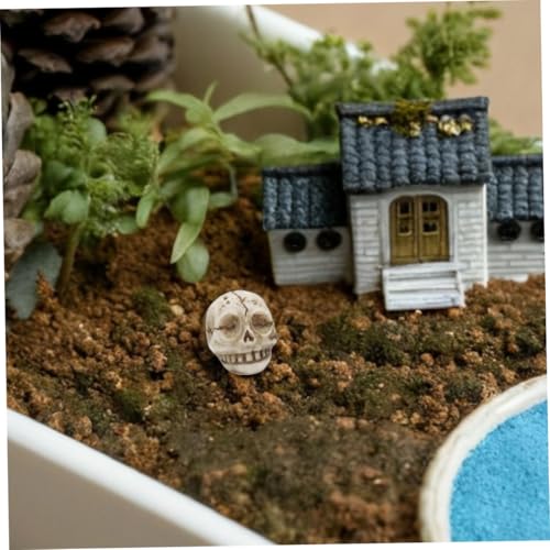 Luxshiny 20pcs Resin Skull Figurines Miniature Skull Aquarium Decor for Garden Flower Pot and Terrarium Halloween Outdoor Tabletop Decoration