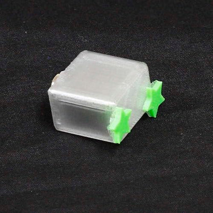 3 Pcs Magnetic Jumping Spider Feeding Dish Jumping Spider Enclosure Accessories Star-Shaped Design Reptile Water Bowl for Other Small Reptiles or Insects (Transparent + Light Green) - color: Transparent + Light Green