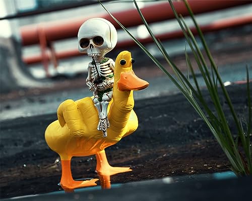 DS. DISTINCTIVE STYLE Style Fishing Skeleton Statue 4.5 Inch Mini Skull Figurines Halloween Gothic Decor Resin Cute Skull Fisher Sculpture for Outdoor Garden Pond Fountain Poolside